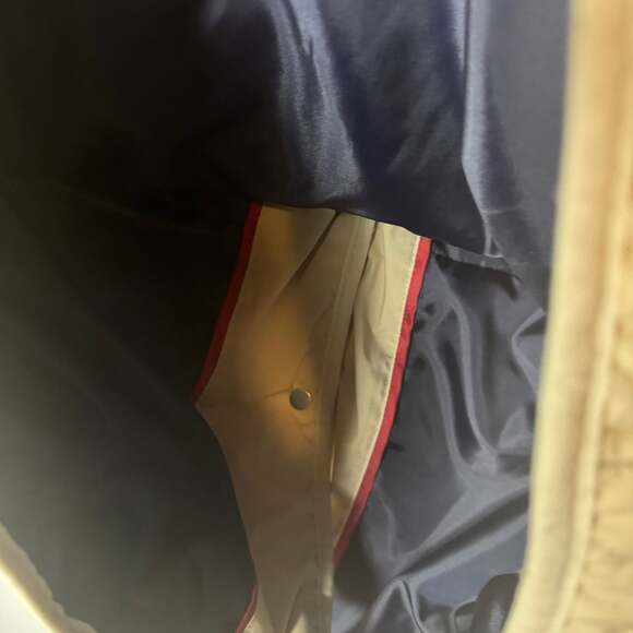 Tommy Hilfiger Women's Beige Diamond Quilted Button-Down Barn Jacket with Crest - Picture 5 of 8